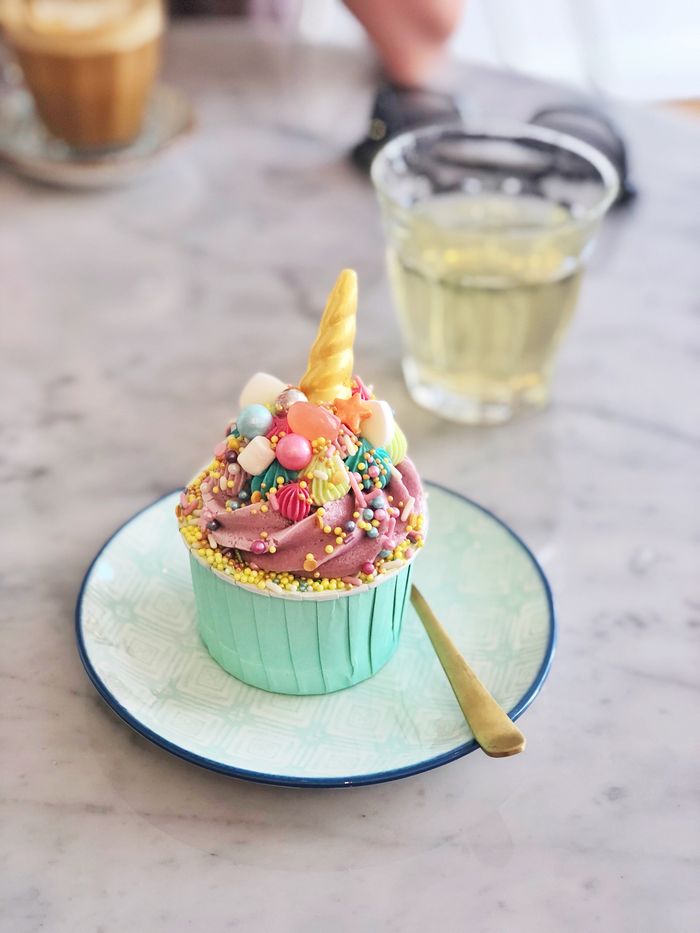 frenchie cafe utrecht unicorn cupcake life of pie amsterdam roze hospots pink hotspots instagram hotspot